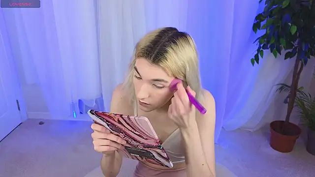 Snapshot of Mia_Cheers chatting on 02-26-25, 01:52 Mia Cheers online show from 02-26-25, 01:52