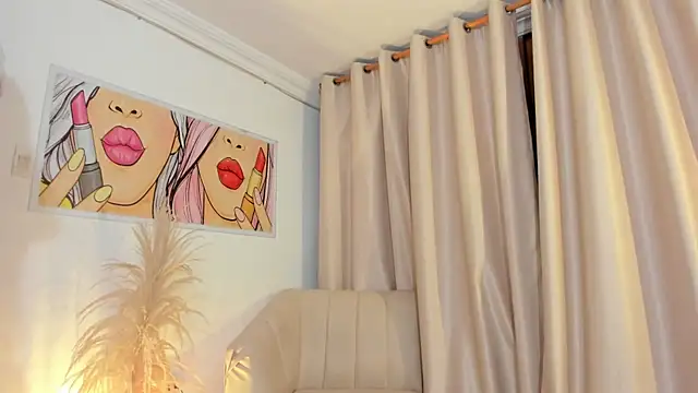 SkiinnyAna online show from 04-27-26, 08:51