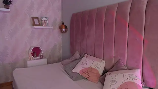 LeenaBrown online show from 11-09-25, 03:10