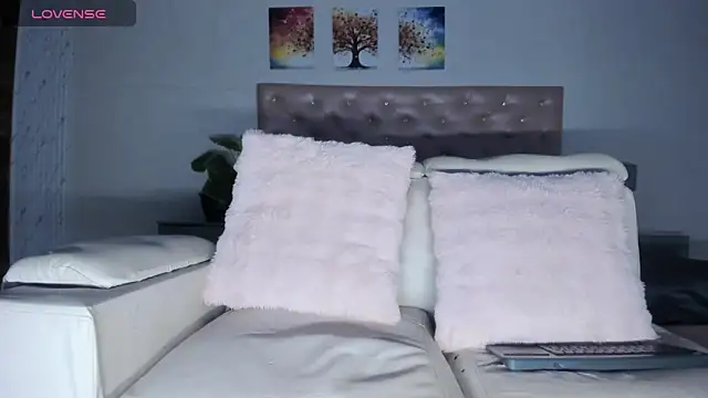 Lissalittlee online show from 04-28-26, 07:52