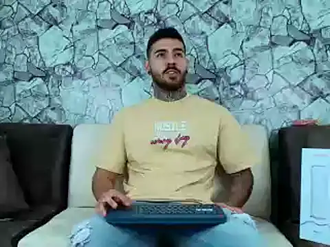 Snapshot of silvano_torres chatting on 12-14-24, 02:34 silvano torres online show from 12-14-24, 02:34