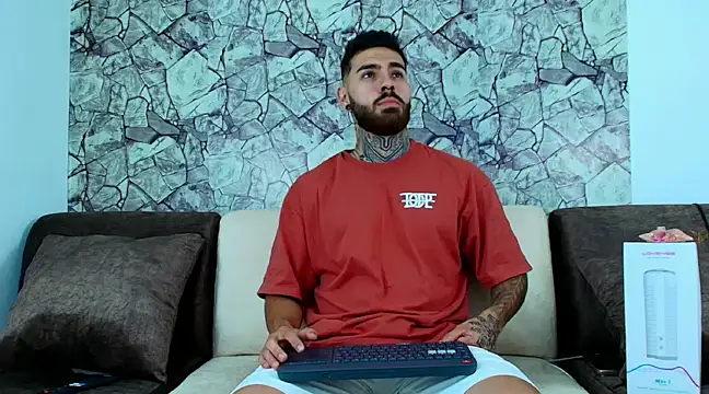 Snapshot of silvano_torres chatting on 01-26-25, 08:45 silvano torres online show from 01-26-25, 08:45