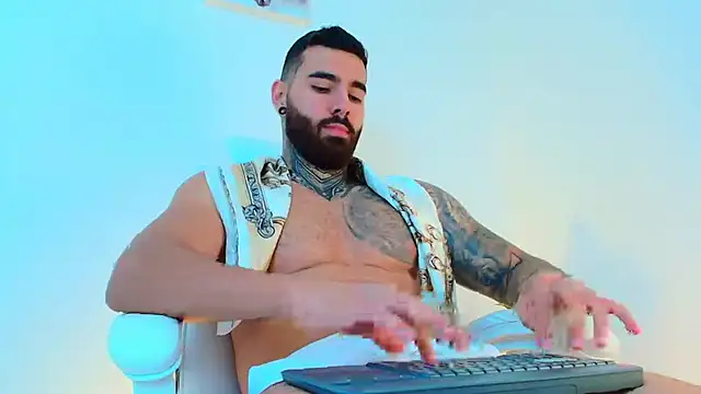 Snapshot of silvano_torres chatting on 01-08-26, 03:31 silvano torres online show from 01-08-26, 03:31