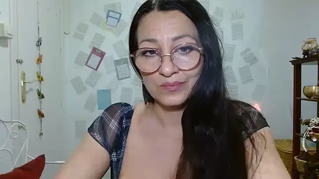 Snapshot of KeisyNeonX chatting on 05-27-26, 03:42 KeisyNeonX online show from 05-27-26, 03:42