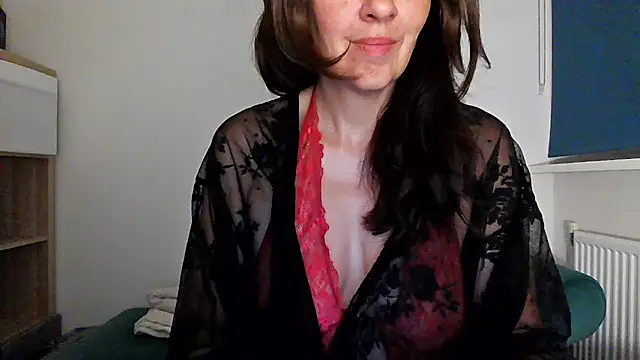 Snapshot of Ella_Next_Door chatting on 07-16-26, 09:54 Ella Next Door online show from 07-16-26, 09:54