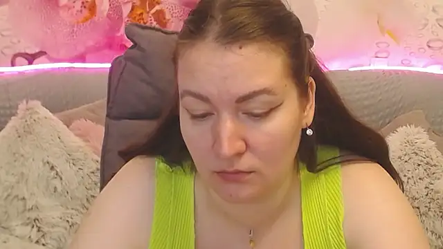 Snapshot of Nataly_cute chatting on 06-24-26, 07:13 Nataly cute online show from 06-24-26, 07:13
