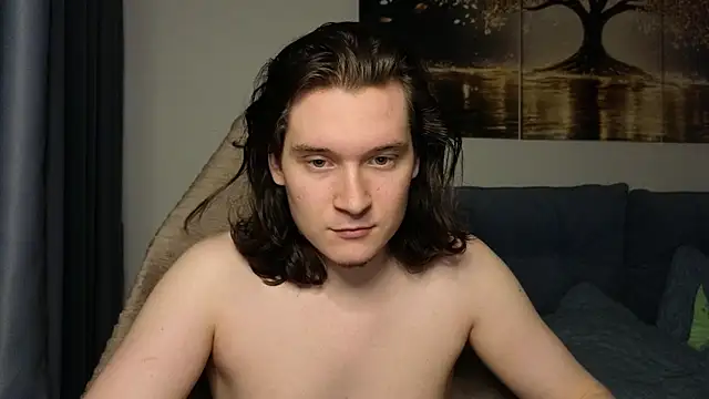 Snapshot of MoreRealAlex chatting on 05-19-26, 05:52 MoreRealAlex online show from 05-19-26, 05:52