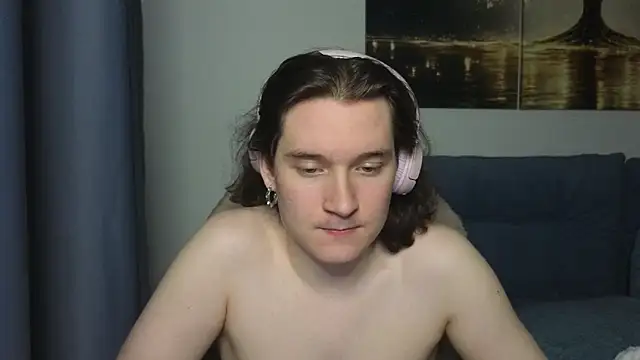 Snapshot of MoreRealAlex chatting on 06-01-26, 03:52 MoreRealAlex online show from 06-01-26, 03:52