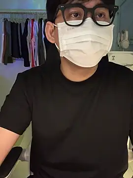 Snapshot of MinhTuanLive chatting on 03-23-25, 08:26 MinhTuanLive online show from 03-23-25, 08:26