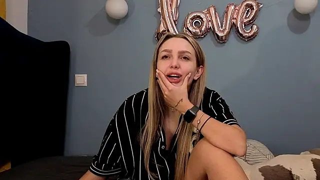 AnnaMaee online show from 03-03-25, 12:48