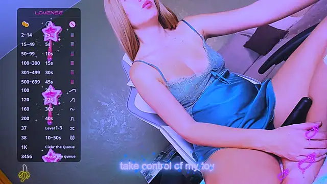 Snapshot of ReggieMeow chatting on 03-23-25, 01:31 ReggieMeow online show from 03-23-25, 01:31