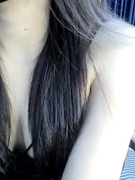 Snapshot of _Linez_ chatting on 09-25-25, 07:06  Linez  online show from 09-25-25, 07:06