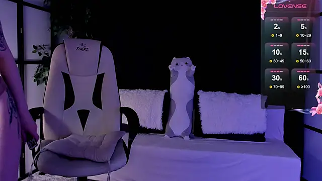 Snapshot of risingrose_ chatting on 03-07-25, 02:15 risingrose online show from 03-07-25, 02:15