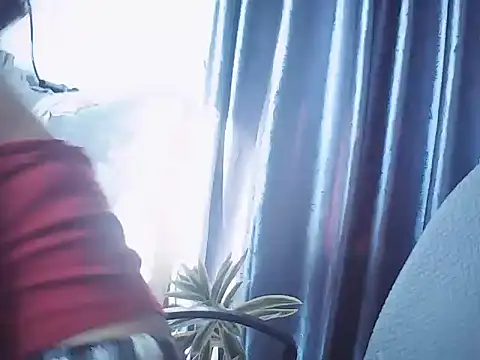 Snapshot of Haralushiaaax chatting on 02-04-26, 01:44 Haralushiaaax online show from 02-04-26, 01:44