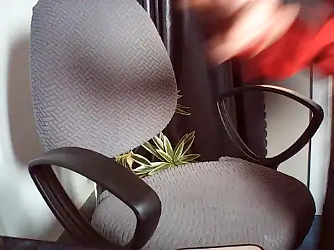 Snapshot of Haralushiaaax chatting on 03-04-26, 01:33 Haralushiaaax online show from 03-04-26, 01:33