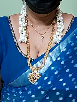 Snapshot of ananya956 chatting on 03-06-25, 06:52 ananya956 online show from 03-06-25, 06:52