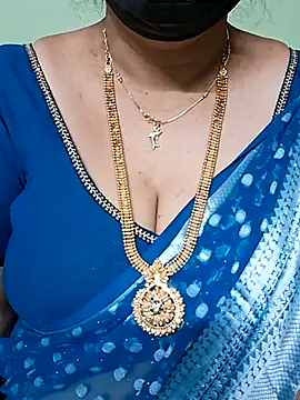 Snapshot of ananya956 chatting on 03-06-25, 01:03 ananya956 online show from 03-06-25, 01:03