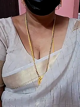 Snapshot of ananya956 chatting on 10-03-25, 10:29 ananya956 online show from 10-03-25, 10:29