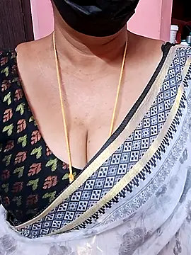 Snapshot of ananya956 chatting on 10-05-25, 05:06 ananya956 online show from 10-05-25, 05:06