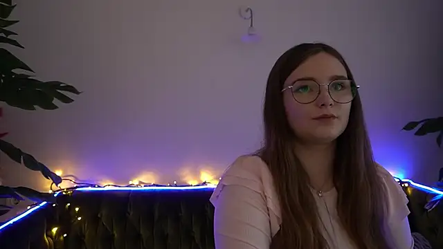 MagicPeachh  online show from 12-16-24, 09:03