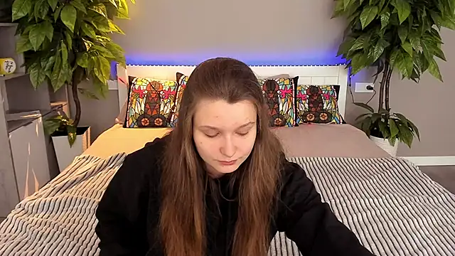 MagicPeachh  online show from 09-09-25, 08:14