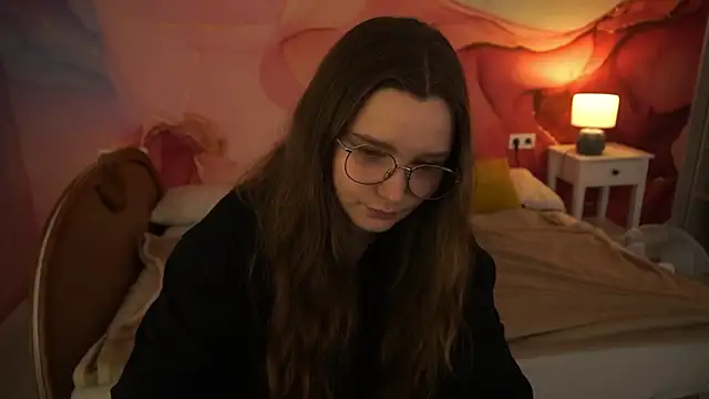 MagicPeachh  online show from 09-30-25, 07:57