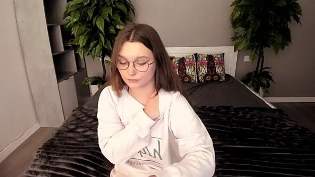 MagicPeachh  online show from 11-20-25, 01:44