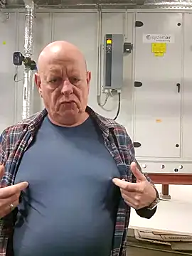 Snapshot of andrejoyfull64 chatting on 02-11-25, 12:58 andrejoyfull64 online show from 02-11-25, 12:58