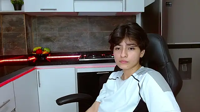 Snapshot of Bryce_Evans chatting on 11-25-25, 03:23 Bryce Evans online show from 11-25-25, 03:23