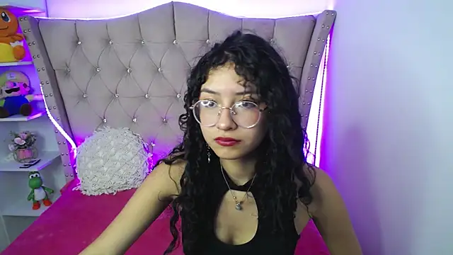 Snapshot of CherieCurl chatting on 03-08-25, 03:35 CherieCurl online show from 03-08-25, 03:35