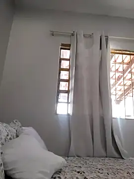 Snapshot of BrendaBittencourt chatting on 02-24-25, 07:19 BrendaBittencourt online show from 02-24-25, 07:19