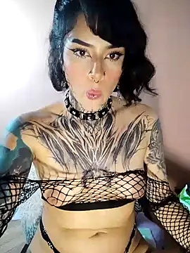 Snapshot of taaylor33 chatting on 02-11-25, 05:05 taaylor33 online show from 02-11-25, 05:05