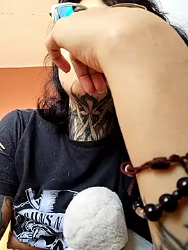 taaylor33 online show from 11-22-25, 08:41