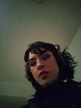 taaylor33 online show from 02-14-26, 06:04