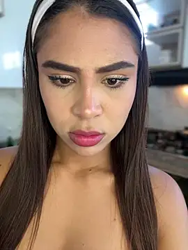 HaileyBaldwin online show from 01-06-25, 07:35