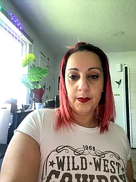 Snapshot of DeeLight124 chatting on 09-22-25, 05:37 DeeLight124 online show from 09-22-25, 05:37