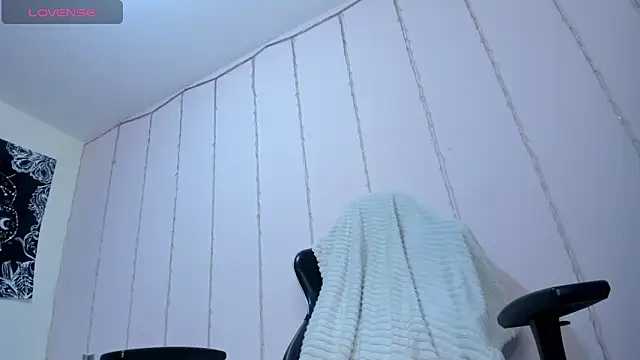 Snapshot of SheryLee chatting on 12-12-24, 07:48 SheryLee online show from 12-12-24, 07:48