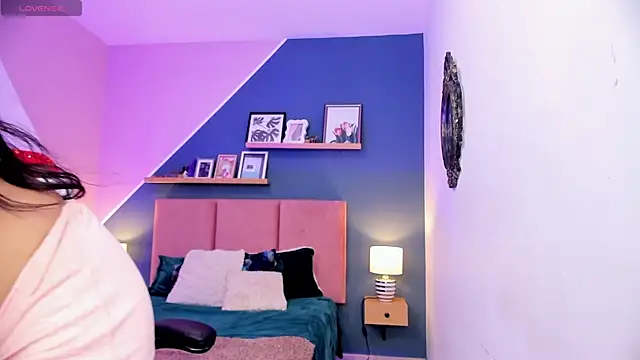 Chloe fischer  online show from 12-17-25, 03:18