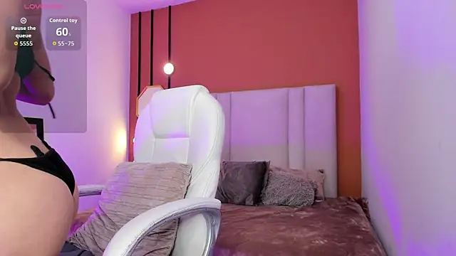 Chloe fischer  online show from 12-18-25, 03:18