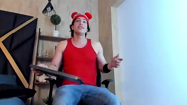 Snapshot of Karimferrer chatting on 12-05-24, 05:48 Karimferrer online show from 12-05-24, 05:48