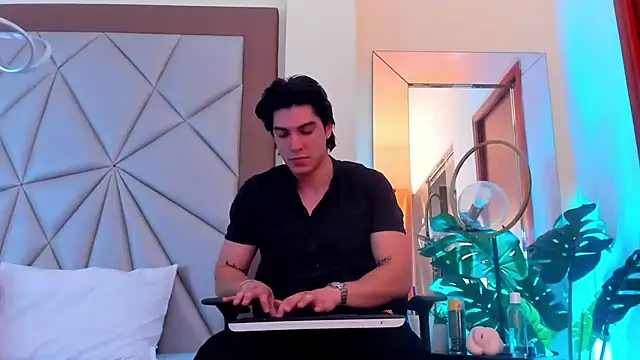 Snapshot of Karimferrer chatting on 01-04-25, 04:33 Karimferrer online show from 01-04-25, 04:33