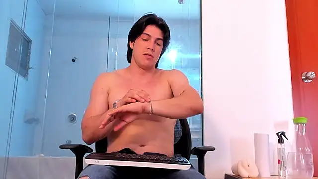 Snapshot of Karimferrer chatting on 01-21-25, 07:26 Karimferrer online show from 01-21-25, 07:26