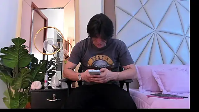 Snapshot of Karimferrer chatting on 01-22-25, 05:05 Karimferrer online show from 01-22-25, 05:05