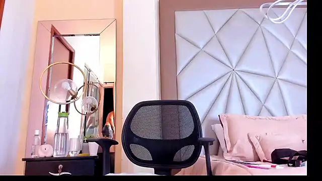 Snapshot of Karimferrer chatting on 01-24-25, 08:44 Karimferrer online show from 01-24-25, 08:44