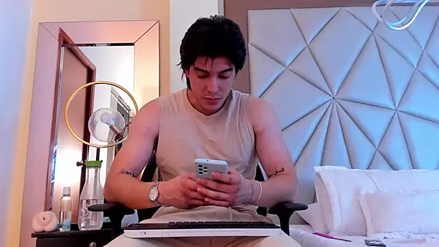 Snapshot of Karimferrer chatting on 01-28-25, 09:19 Karimferrer online show from 01-28-25, 09:19