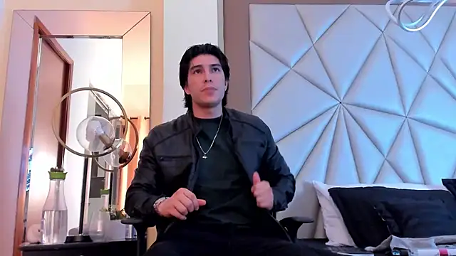 Snapshot of Karimferrer chatting on 01-30-25, 08:32 Karimferrer online show from 01-30-25, 08:32