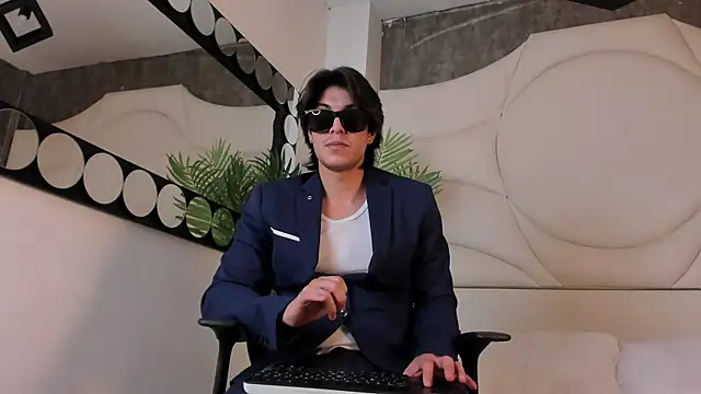 Snapshot of Karimferrer chatting on 10-04-25, 08:51 Karimferrer online show from 10-04-25, 08:51