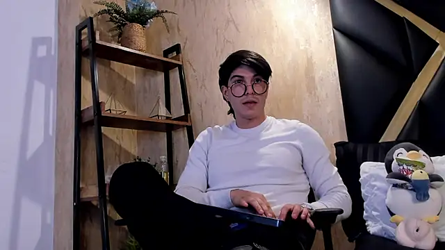 Karimferrer online show from 02-25-26, 04:00