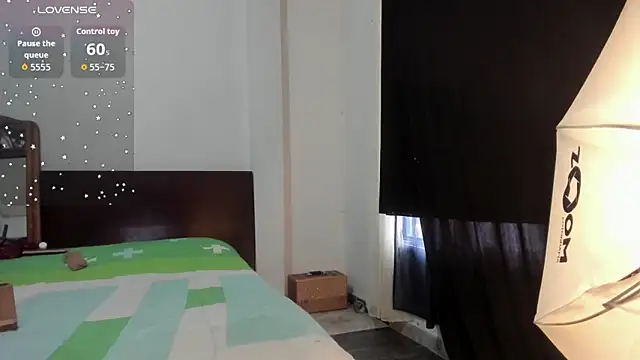 latinaStepmom online show from 02-06-26, 09:07