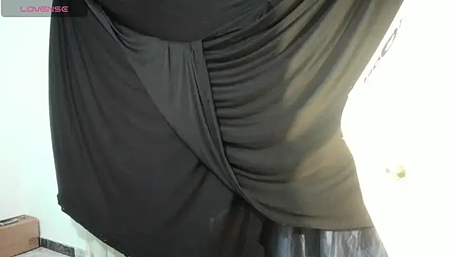 Snapshot of latinaStepmom chatting on 05-30-26, 11:57 latinaStepmom online show from 05-30-26, 11:57